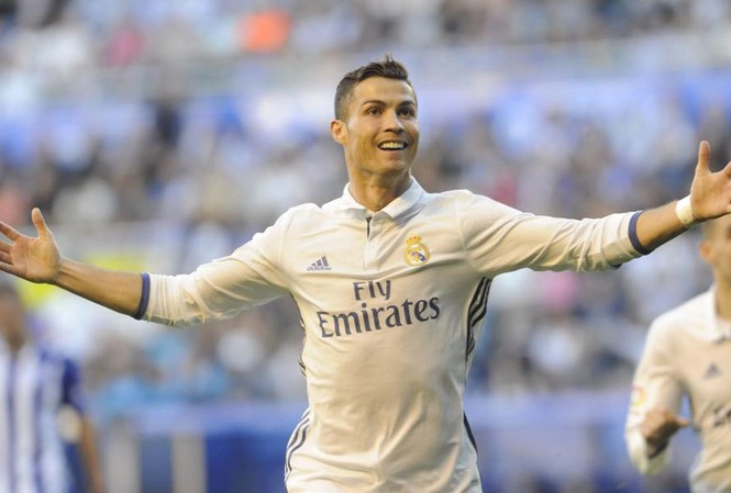 Gia hạn với Real, Ronaldo hướng tới cột mốc 500 bàn Ronaldo đã đạt được thỏa thuận gia hạn với Real Madrid.