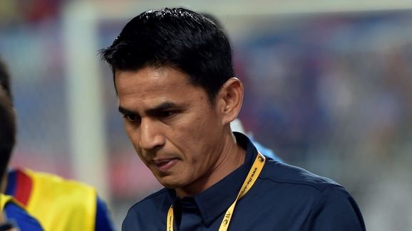 HLV Kiatisak buông World Cup để dồn sức chiến 'ao làng' HLV Kiatisak đặt mục tiêu bảo vệ thành công ngôi vô địch ở AFF Cup 2016.