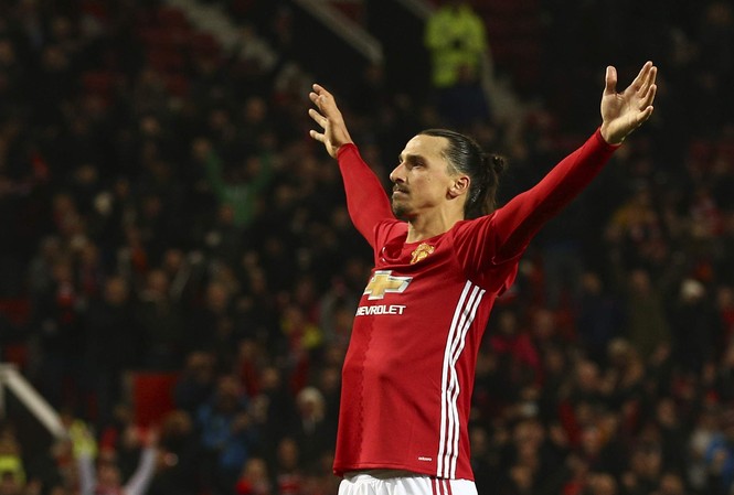 Ibrahimovic vượt mặt 'Vua ghi bàn' của M.U mùa trước Ibrahimovic đã có 18 bàn cho M.U ở mùa này.
