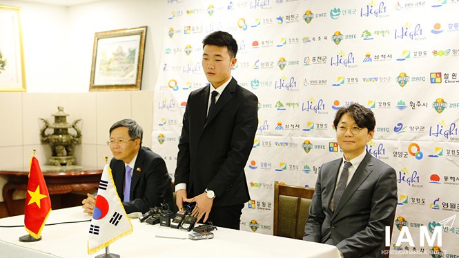 BẢN TIN thể thao: Lộ lý do Gangwon FC chiêu mộ Xuân Trường Xuân Trường ra mắt Gangwon FC.