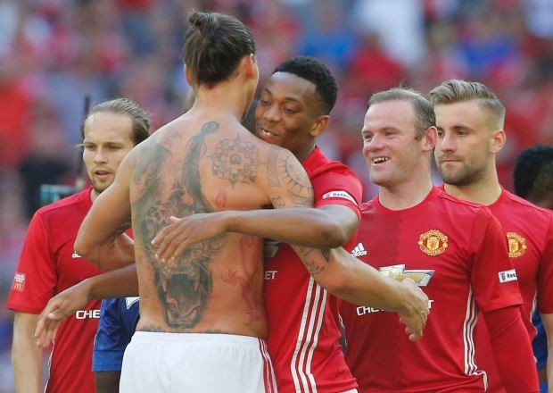 BẢN TIN Thể thao: Ibrahimovic 'nghĩa hiệp' với Martial Ibrahimovic hành động “nghĩa hiệp” với Martial.