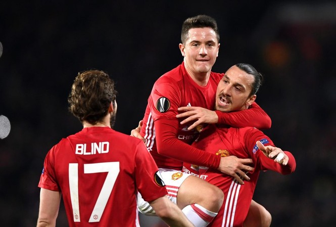 HLV Mourinho trọng thưởng ngôi sao Ander Herrera M.U muốn Ander Herrera sớm gia hạn hợp đồng.