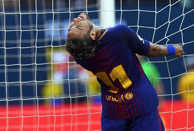 Tiết lộ yêu sách của Neymar với PSG Neymar trên đường gia nhập PSG.