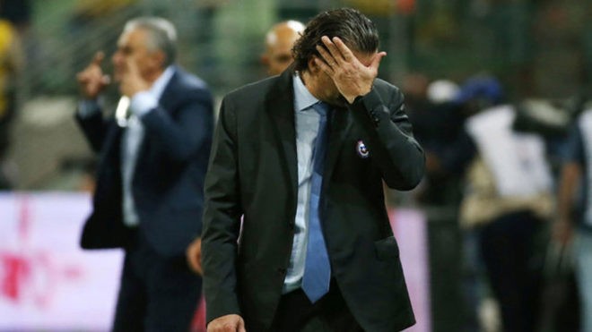 Chile ngồi nhà xem World Cup, HLV Pizzi tính từ chức HLV Juan Antonio Pizzi