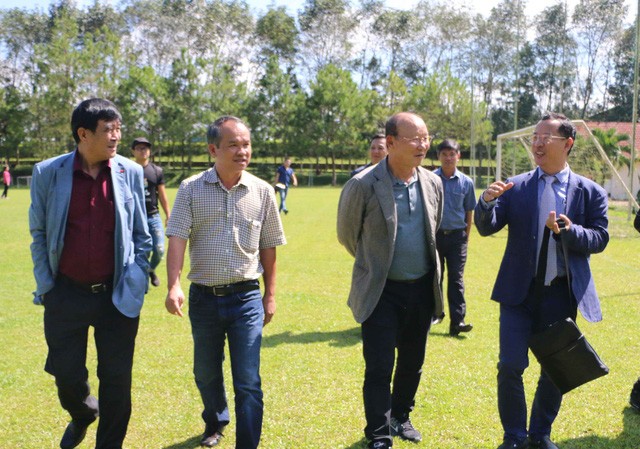 BẢN TIN thể thao: Bầu Đức vui mừng khi HAGL hạ Hà Nội FC BẢN TIN thể thao: Bầu Đức vui mừng khi HAGL hạ Hà Nội FC