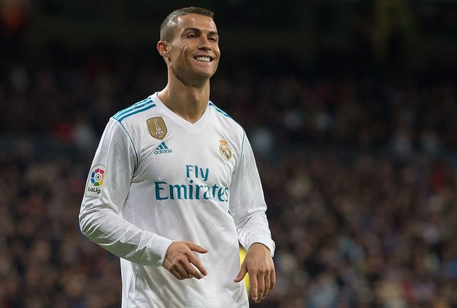 Quyết đấu Messi, Ronaldo bất ngờ đưa ra 'kèo cược' Cristiano Ronaldo quyết qua mặt Messi để giành Pichichi mùa này.