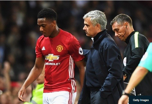 Martial lên tiếng về thông tin bất mãn với HLV Mourinho Martial khẳng định không bất mãn với HLV Jose Mouinho.