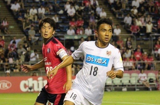 “Messi Thái” tỏa sáng, đội bóng Nhật Bản trụ hạng thành công Chanathip Songkrasin tiếp tục thi đấu tốt tại Nhật Bản.