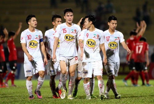 BẢN TIN Thể thao: HAGL 'chơi xấu' thứ nhì V.League 2017 HAGL đã nhận 4 thẻ đỏ ở V.League 2017.