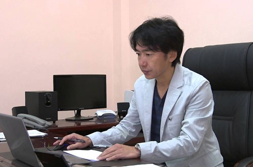 Bản tin Thể thao: Mức lương của HLV Miura không kém HLV ĐT Việt Nam HLV Miura nhận lương khoảng 20.000 USD/tháng tại CLB TP HCM.