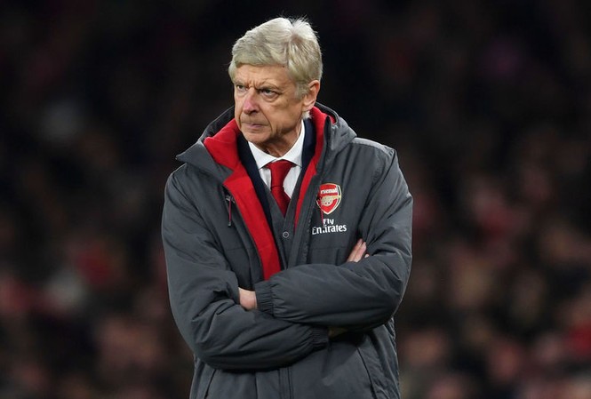 Tiết lộ cực bất ngờ của Wenger sau trận thua M.U HLV Arsene Wenger thừa nhận bị các học trò chất vất về chiến thuật sau trận thua M.U.