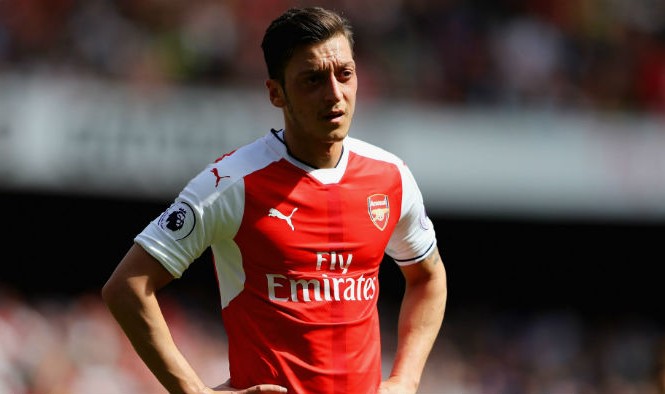 HLV Wenger dùng lương 'khủng' giữ chân Ozil Ozil muốn tìm một CLB mới giàu tham vọng hơn Arsenal.