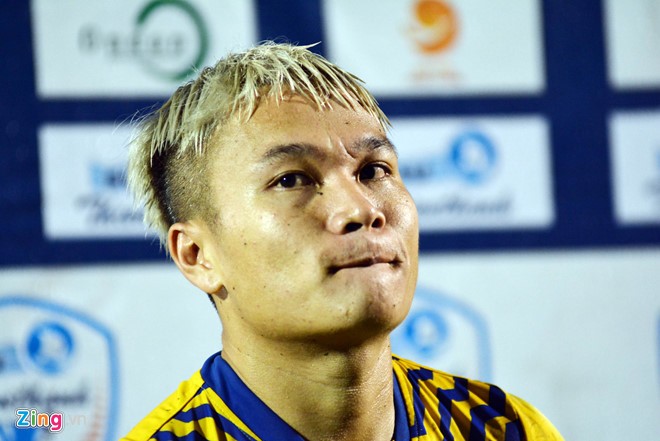 BẢN TIN Thể thao: 'Ronaldo Việt Nam' về đội bóng của Công Vinh Phi Sơn đã quyết định đầu quân cho CLB TP HCM.