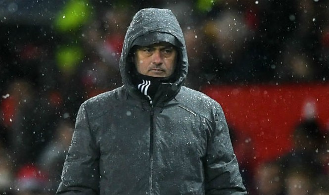 “Đá đểu” Man City, HLV Mourinho bị FA điều tra HLV Mourinho đối mặt với một án phạt từ FA.