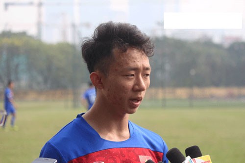 BẢN TIN thể thao: Quân HAGL chỉ ra điểm yếu của U23 Việt Nam Tiền vệ Châu Ngọc Quang.