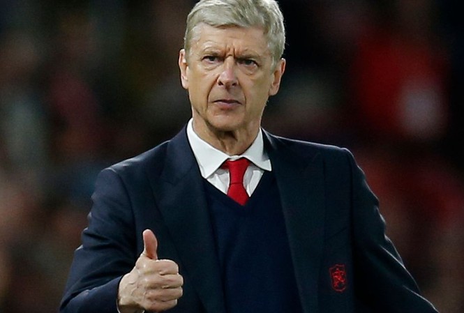 Sanchez lập cú đúp, HLV Wenger phá kỷ lục của Sir Alex HLV Arsene Wenger.