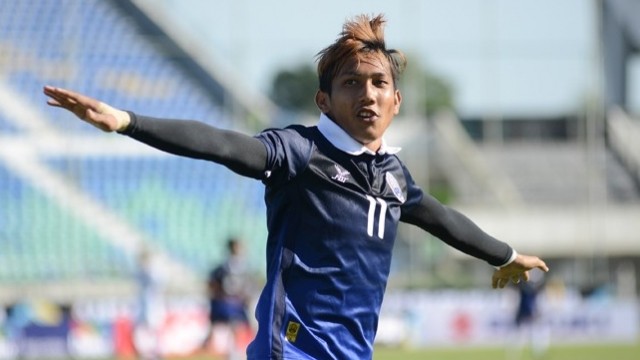 BẢN TIN Thể thao: Sốc trước mức lương 'Messi Campuchia' Chan Vathanaka nhận lương cao ngất ngưởng khi sang Malaysia.