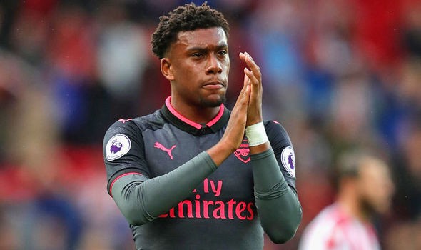 Sao Arsenal bay xuyên đêm trước trận thua sốc Alex Iwobi tiệc tùng thâu đêm trước trận đấu với Nottingham Forest.