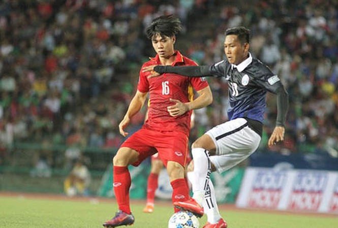 BẢN TIN thể thao: 'Messi Campuchia' nhận lương gấp 23 lần Công Phượng Chan Vathanaka hiện nhận mức lương cao gấp nhiều lần Công Phượng.