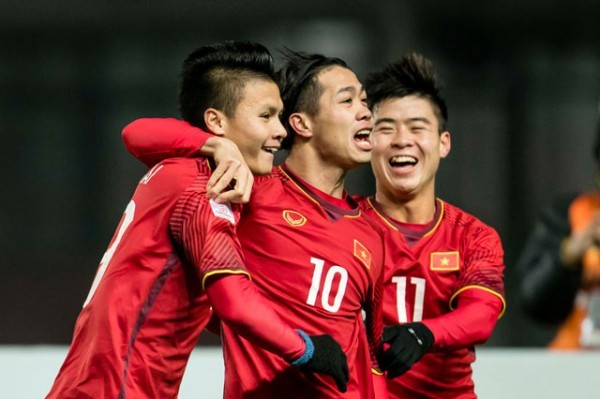 BẢN TIN thể thao: CĐV châu Á cổ vũ U23 Việt Nam vào chung kết U23 Việt Nam sẽ đụng U23 Qatar ở bán kết giải U23 châu Á 2018.