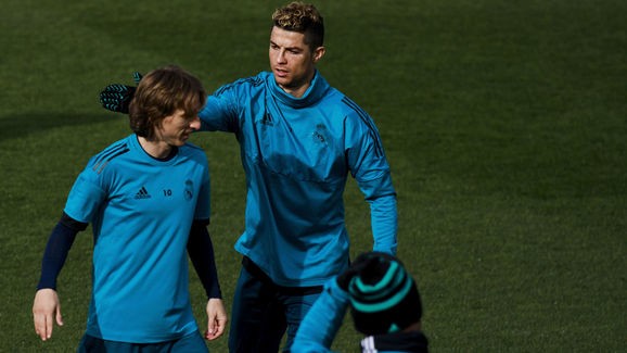 Real mất 19 ngôi sao, HLV Zidane bất an Modric và Ronaldo sẽ trở về quê nhà để làm nhiệm vụ ở ĐTQG trong tuần này.