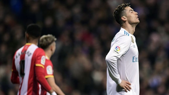 Bị từ chối nộp tiền thuế, Ronaldo cảm thấy bất an Cristiano Ronaldo tiếp tục đối mặt cáo buộc trốn thuế.