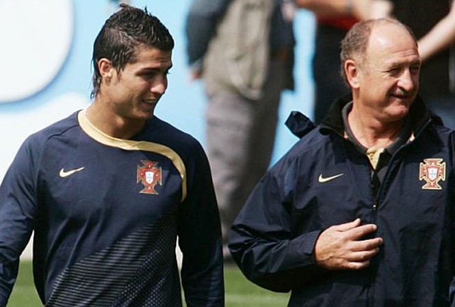Ronaldo nhắn tin hỏi thầy cũ về Trung Quốc Ronaldo giữ mối quan hệ tốt với HLV Luiz Felipe Scolari.
