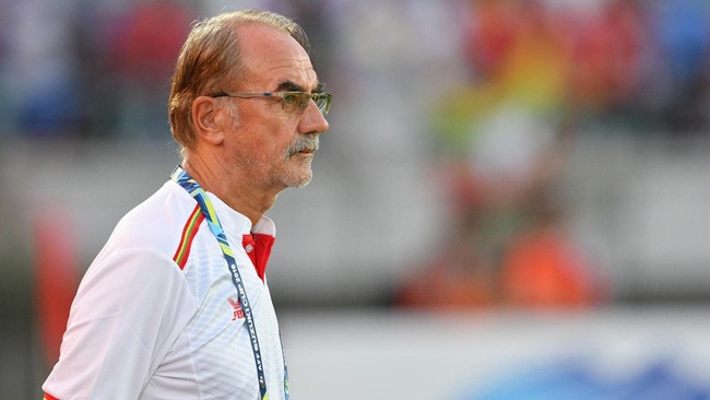“Hụt” vé dự Asian Cup 2019, HLV ĐT Myanmar trả giá đắt HLV Gerd Zeise chính thức mất việc tại Myanmar.