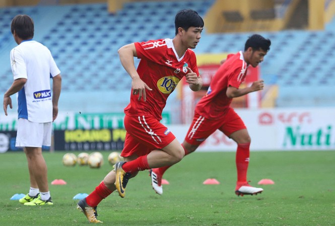 BẢN TIN THỂ THAO TỐI 4/4: HAGL tập kín quyết hạ Hà Nội FC Công Phượng và đồng đội tập kín khi đến Hàng Đẫy.