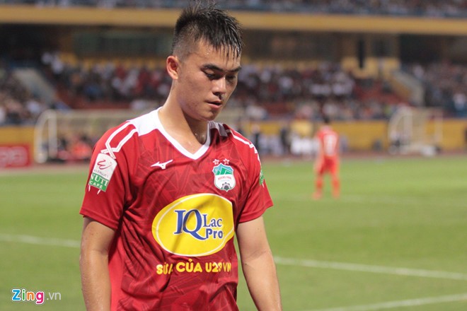 TIN THỂ THAO tối 12/4: Bầu Đức xem xét lại lương thưởng của Tăng Tiến Bầu Đức xem xét lại chuyện lương thưởng của Tăng Tiến.