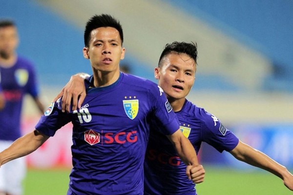 Bản tin thể thao: Hai cầu thủ Hà Nội FC được mời xuất ngoại Văn Quyết từ chối sang Malaysia thi đấu để ở lại với Hà Nội FC.