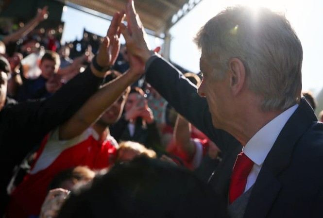 Chia tay, HLV Wenger nói điều khiến CĐV Arsenal nhói lòng Triều đại của HLV Wenger tại Arsenal đã chính thức kết thúc.