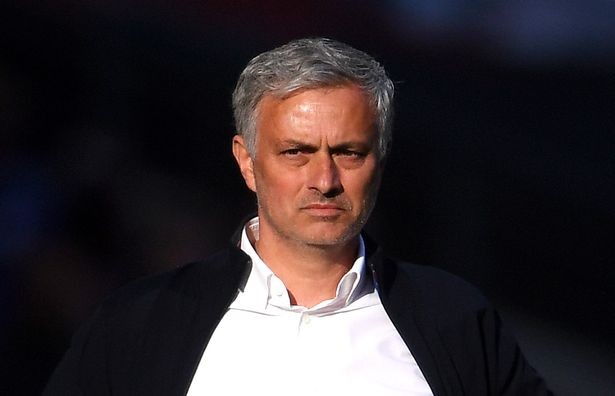 Bản tin thể thao: Mourinho được cấp 500 triệu bảng mua sắm HLV Mourinho được cấp 500 triệu bảng mua sắm.