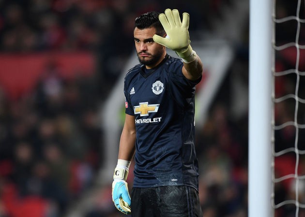 Đội tuyển Argentina nhận hung tin từ thủ môn Sergio Romero chấn thương nặng và buộc phải lỡ World Cup 2018.