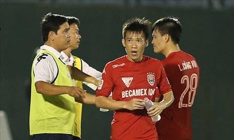 Bản tin thể thao: Tấn Tài tố Công Vinh bôi nhọ danh dự Tấn Tài khẳng định không có bất cứ hiềm khích gì với Công Vinh.