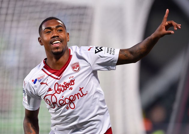 Chelsea đánh bại Arsenal trong cuộc đua 'bom tấn' từ Pháp Chelsea đã đạt được thỏa thuận với Malcom.
