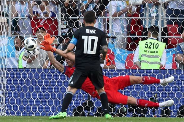 Messi đã đá hỏng bao nhiêu quả penalty trong sự nghiệp? Tình huống đá hỏng phạt đền của Messi.