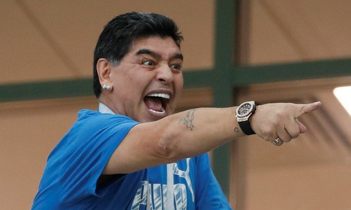 Maradona sẵn sàng dẫn dắt tuyển Argentina miễn phí Maradona muốn trở lại cương vị HLV trưởng ĐT Argentina.