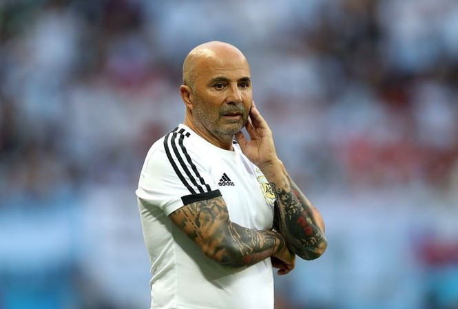 Argentina bấm bụng chi gần 2 triệu đô để 'trảm' HLV Sampaoli LĐBĐ Argentina (AFA) chính thức "trảm" HLV Jorge Sampaoli.