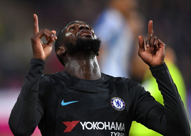 Lộ diện ngôi sao cuối cùng rời Chelsea trong hè 2018 Tiemoue Bakayoko trên đường gia nhập AC Milan.
