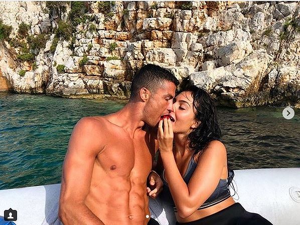 Ronaldo chốt thời điểm kết hôn với người đẹp bán quần áo Cristiano Ronaldo và Georgina Rodriguez.