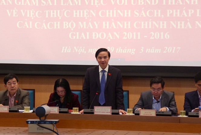 Hà Nội đề xuất cơ chế khuyến khích tự giảm biên chế Chủ nhiệm Ủy ban Pháp luật của Quốc Hội Nguyễn Khắc Định phát biểu tại buổi làm việc