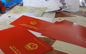 Hà Nội: Làm rõ thông tin phó Chủ tịch xã 10 năm 'xài' bằng giả Hà Nội yêu cầu làm rõ thông tin báo chí phản ảnh phó chủ tịch xã dùng bằng giả (ảnh minh họa)
