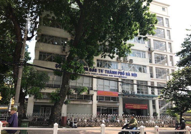 Hà Nội bán đất 'vàng' của 8 sở, ngành di dời thế nào? Các trụ sở của Sở ngành Hà Nội đều nằm ở vị trí đắc địa có giá trị địa tô rất cao (Ảnh Tú Anh)
