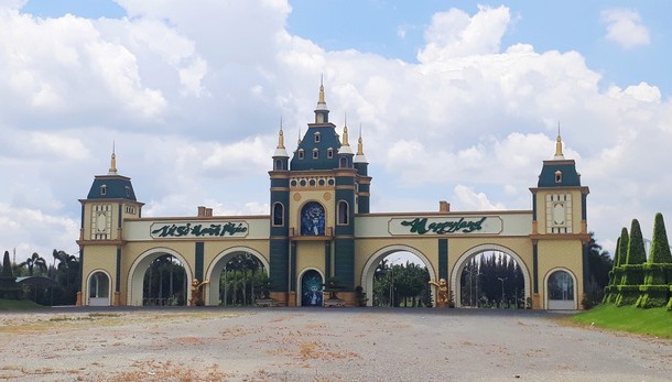 Siêu dự án Happyland bị kê biên Sau 3 lần xin hoãn nhưng không giải quyết được nợ, “siêu” dự án Happyland bị kê biên