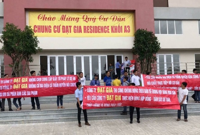 Dự án chậm giao nhà, 'ăn bớt' tường: Đổ lỗi cho cấp dưới Khách hàng dự án Đạt Gia Residence Thủ Đức (TP. HCM) tố việc chậm bàn giao và xây dựng không đúng theo hợp đồng cam kết.
