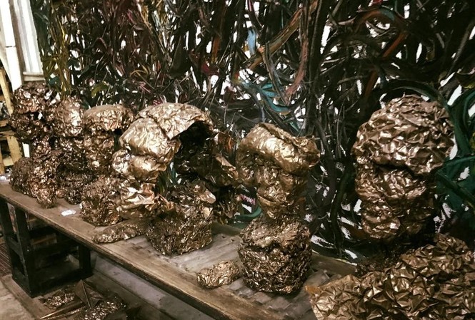 Biến kho phế liệu biến thành 'biệt thự nghệ thuật' Từ khu nhà phế liệu ở Phan Xích Long, quận Phú Nhuận, TP.HCM được họa sĩ Nguyễn Quốc Dân thuê lại và biến thành một nơi có không gian sống nghệ thuật.
