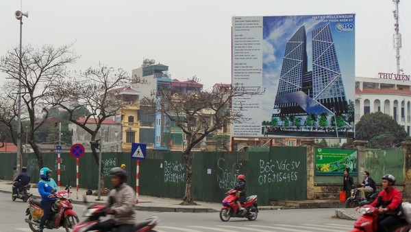 Thanh tra phát hiện loạt chung cư 'cày nát' vỉa hè tiền tỷ Theo kết quả Thanh tra nhiều dự án chung cư thi công và tự ý đấu nối hạ tầng 'cày nát" vỉa hè lát đá tự nhiện