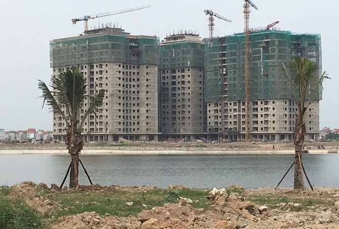 Doanh số nhà đất Hà Nội sụt giảm kinh hoàng Thị trường BĐS Hà Nội, trong đó có nhà ở gắn liền đất doanh số sụt giảm mạnh. Còn chung cư, người dân đặc biệt quan tâm đến các vấn đề về an toàn PCCC sau các vụ cháy chung cư tại TP. Hồ Chí Minh.