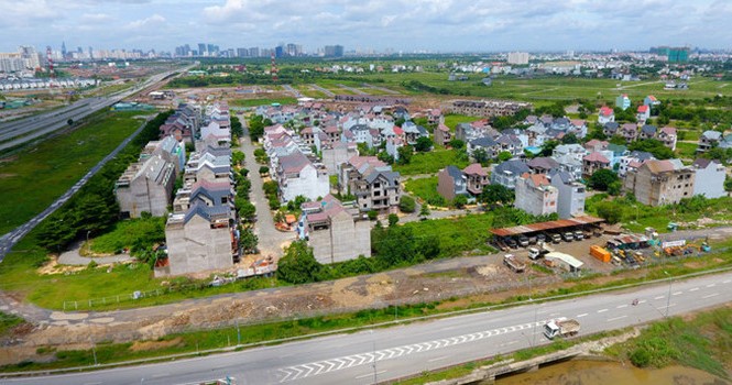 Sau 'cơn sốt' đất, nhiều người bỏ phố về quê sinh sống Sau "cơn sốt" đất TP HCM, nhiều người bỏ phố về quê sinh sống.